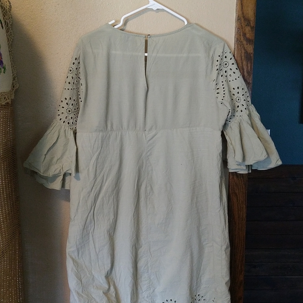 Cal Style Bell Sleeve Dress - Picture 4 of 4